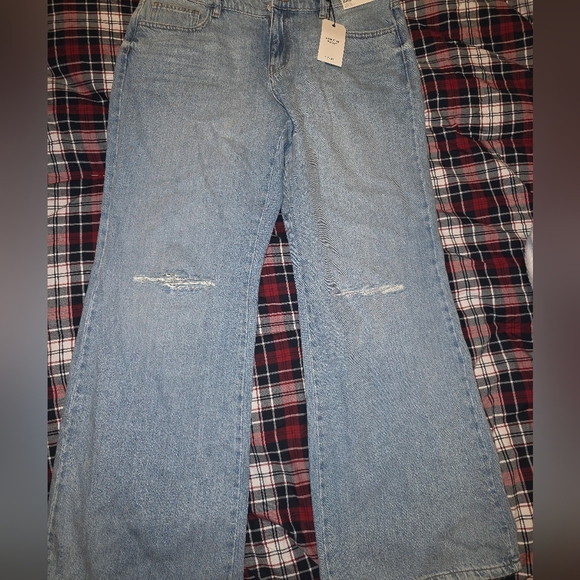 Forever 21 Denim - Classic Blue Distressed Women Jeans